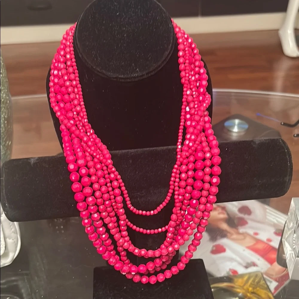 Elegant Pink Beaded Necklace - Picture 3 of 3